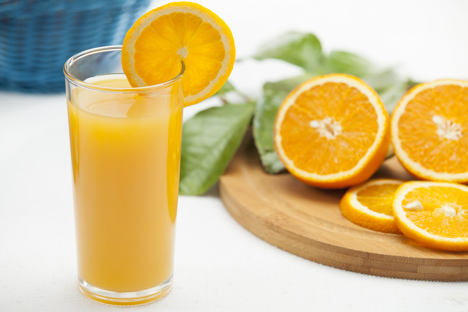 freshly-squeezed-orange-juice-vs-concentrate-which-is-better-noble