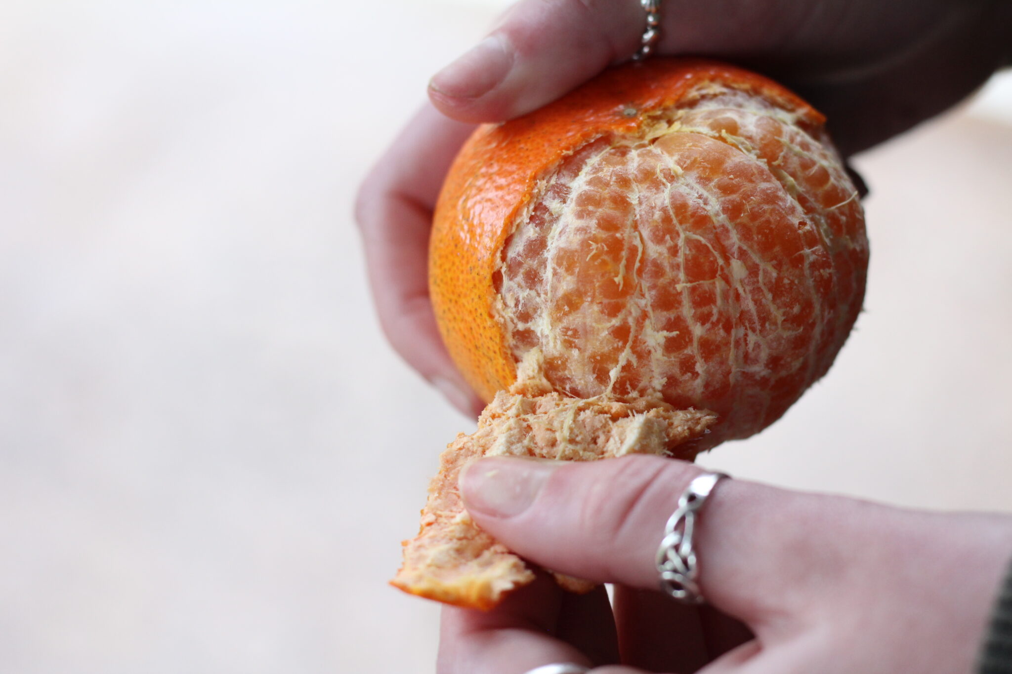The Art of Peeling Juicy Crunch: Unwrapping the Sunshine in Tangerines ...